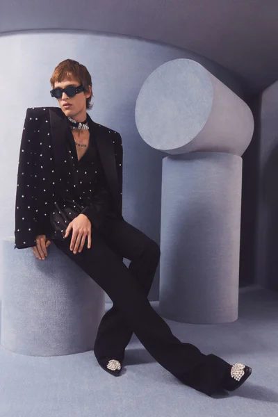 Look 25
